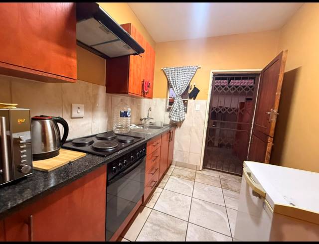 2 BEDROOM APARTMENT FOR SALE IN WATERVAL EAST